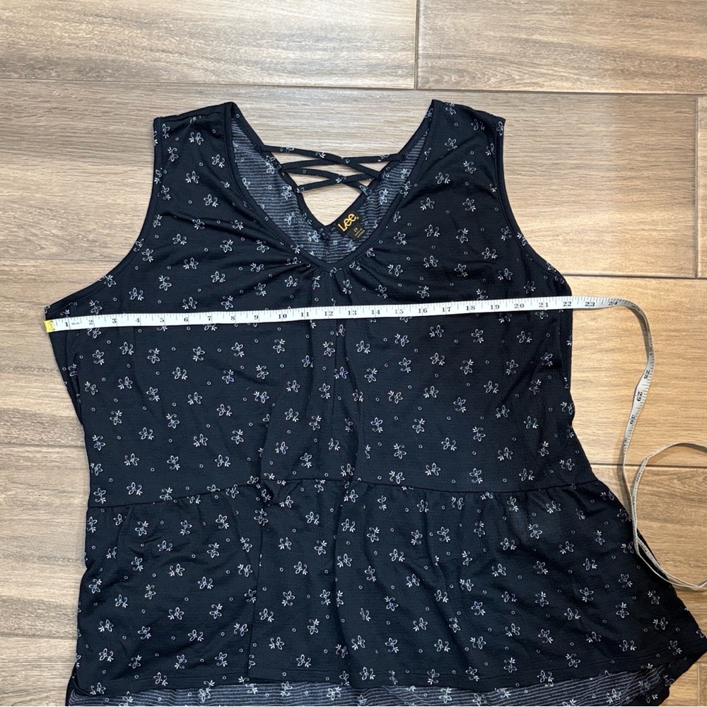 Lee plus size sleeveless blouse - Picture 5 of 6